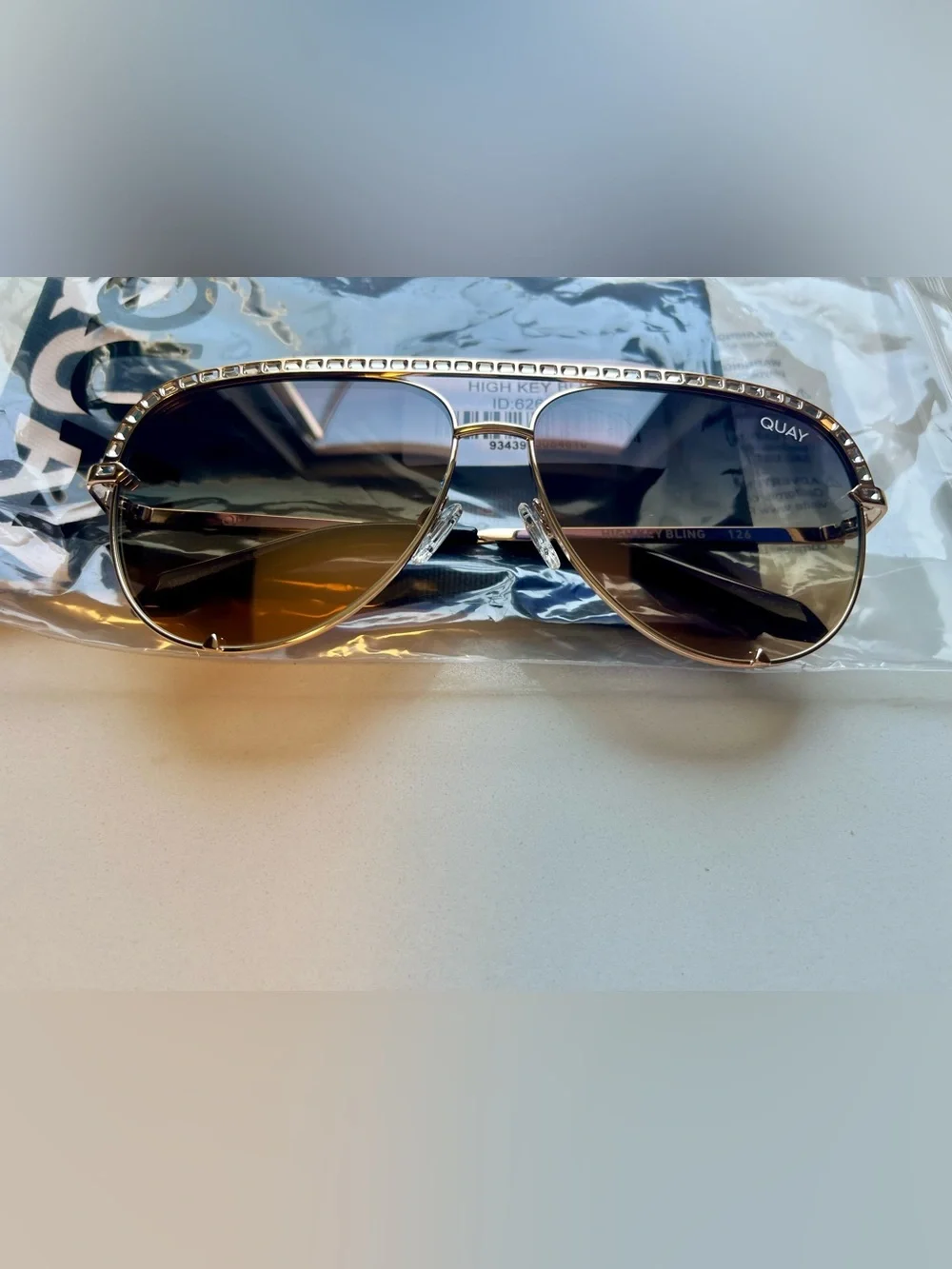 QUAY High Key Bling XL - Rose Gold Frame / Black to Pink Lens - NWT - RARE! - Picture 4 of 7